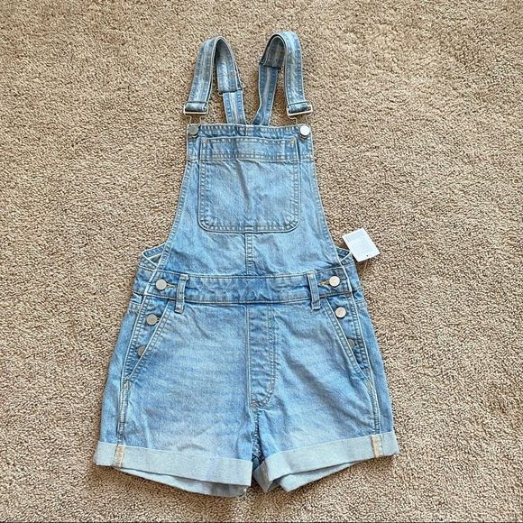 NWT BDG Urban Outfitters Light Wash Roll Cuff Denim Shortalls Overalls 24 - Picture 2 of 4